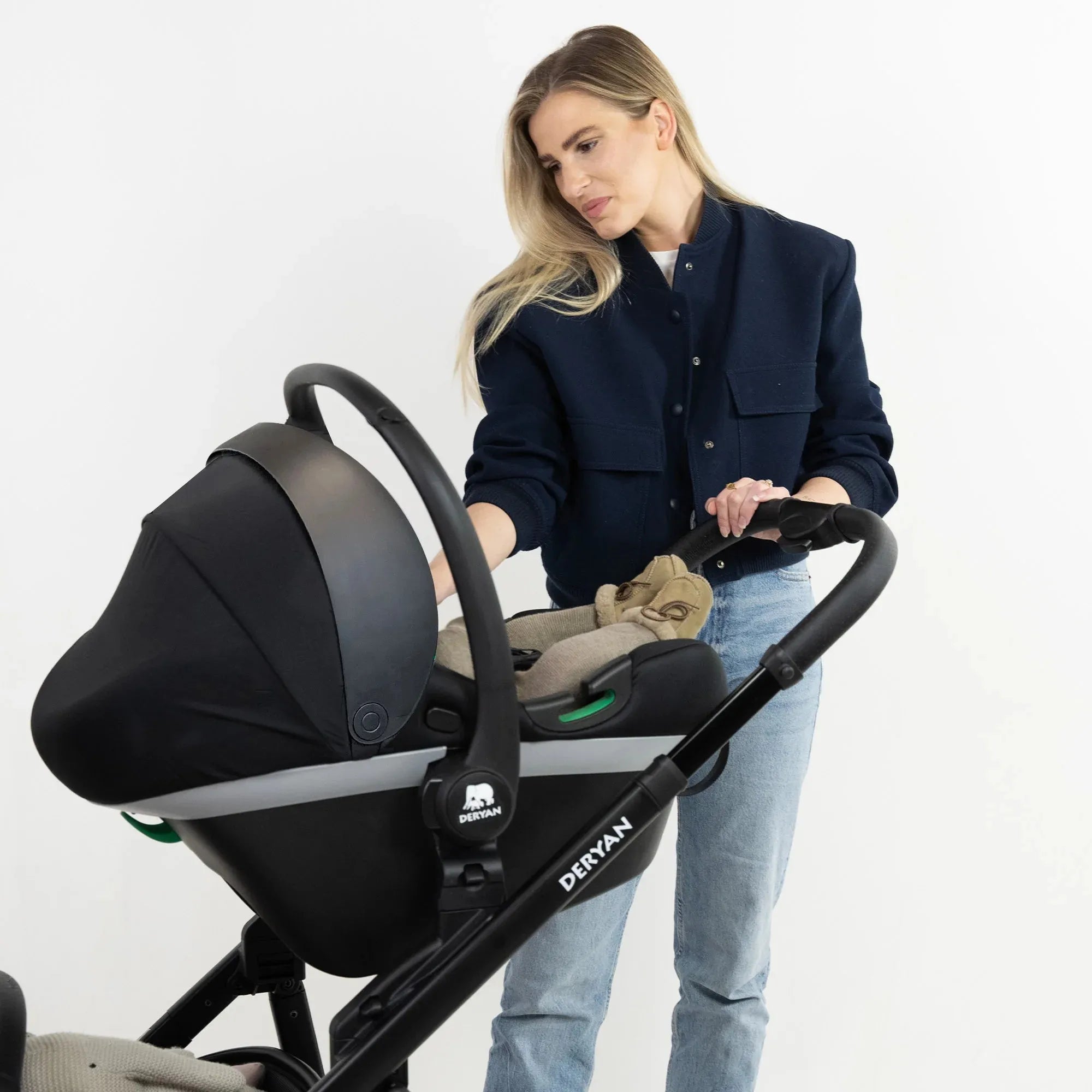 Seggiolino auto i-Size con base Isofix iBase